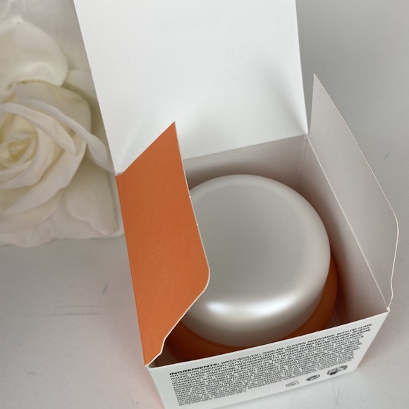 Saturday Skin moisturizing cream NEW! 50 ml./1.69 fl.oz. - Picture 9 of 15